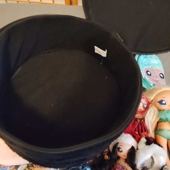 LOT OF 17 NA! NA! NA! SURPRISE DOLLS~BEDROOM BACKBACK~BLACK BUNNY CASE~11" TEENS - Picture 8 of 10